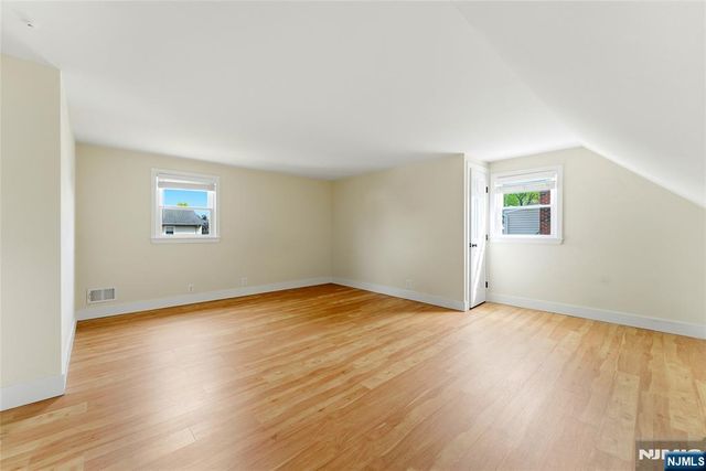 21-05 Dalton Place, Fair Lawn, NJ 07410