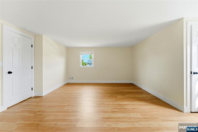 21-05 Dalton Place, Fair Lawn, NJ 07410