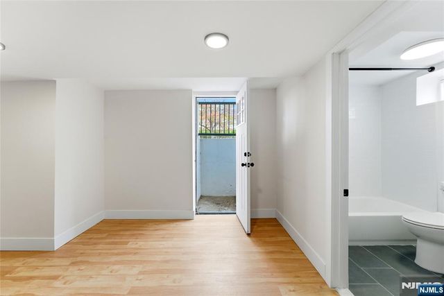 21-05 Dalton Place, Fair Lawn, NJ 07410
