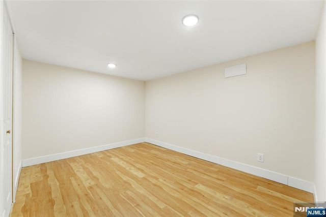 21-05 Dalton Place, Fair Lawn, NJ 07410