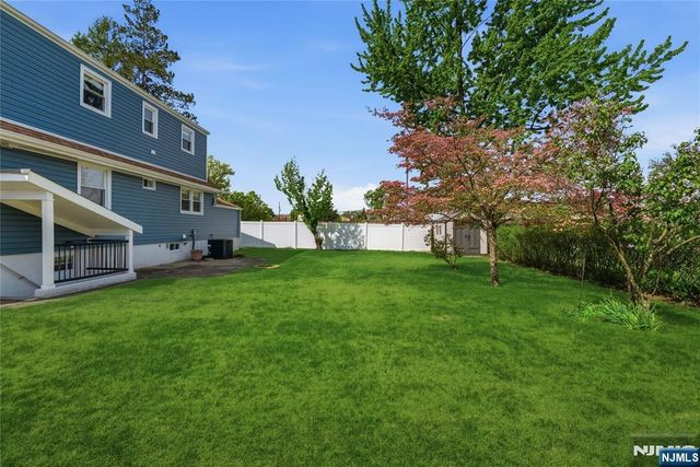 21-05 Dalton Place, Fair Lawn, NJ 07410