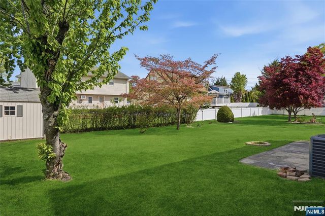 21-05 Dalton Place, Fair Lawn, NJ 07410