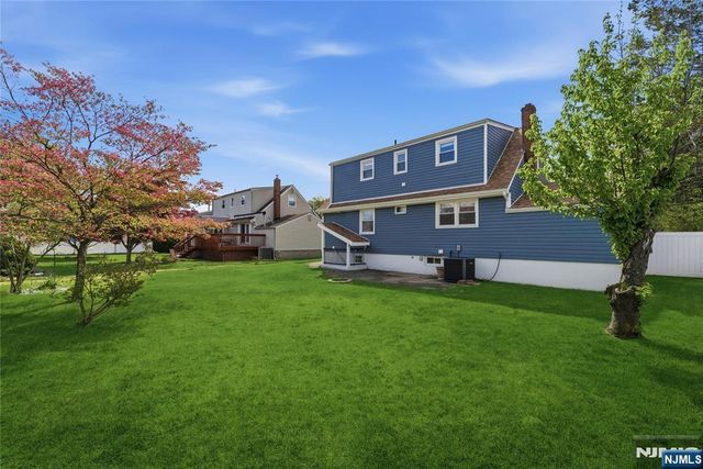 21-05 Dalton Place, Fair Lawn, NJ 07410