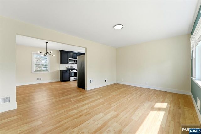 21-05 Dalton Place, Fair Lawn, NJ 07410