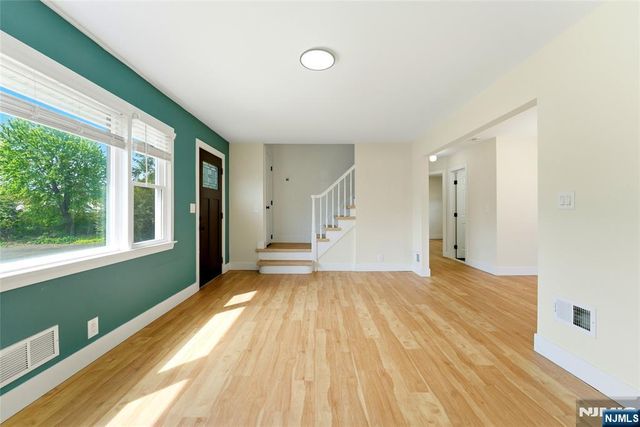 21-05 Dalton Place, Fair Lawn, NJ 07410