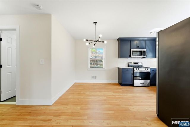 21-05 Dalton Place, Fair Lawn, NJ 07410