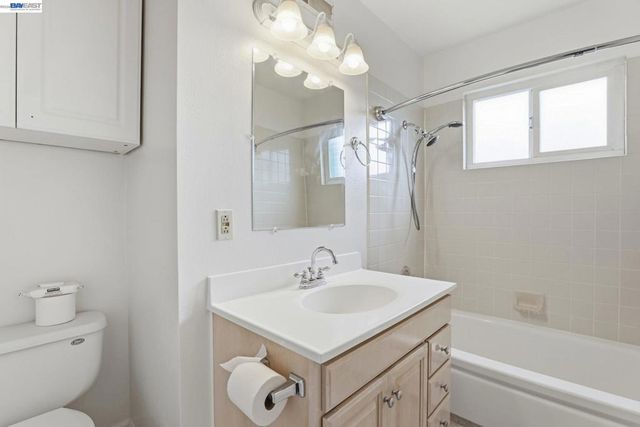 8589 8589 Davona Dr, Dublin, CA 94568