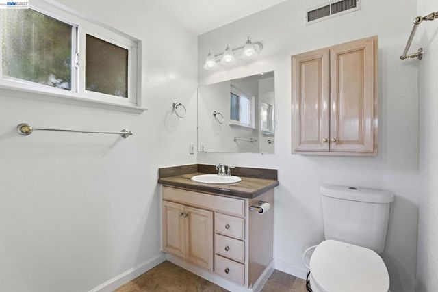 8589 8589 Davona Dr, Dublin, CA 94568