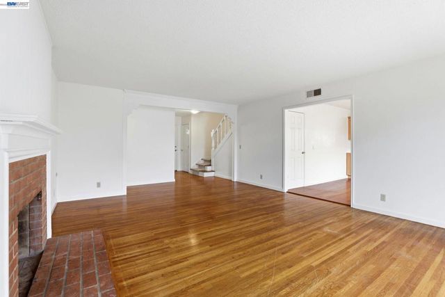 8589 8589 Davona Dr, Dublin, CA 94568