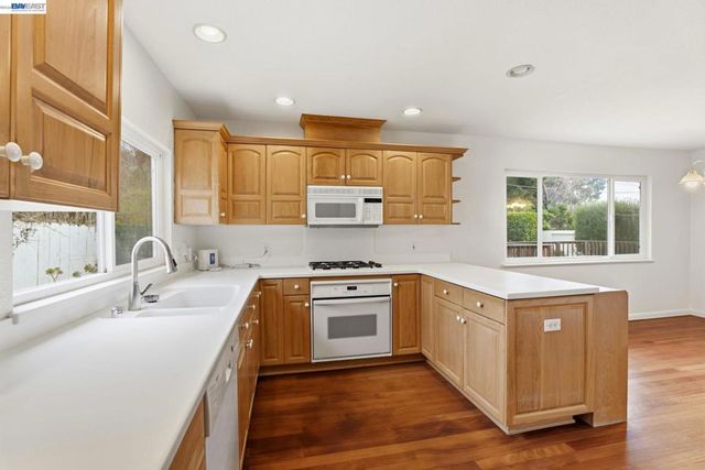 8589 8589 Davona Dr, Dublin, CA 94568