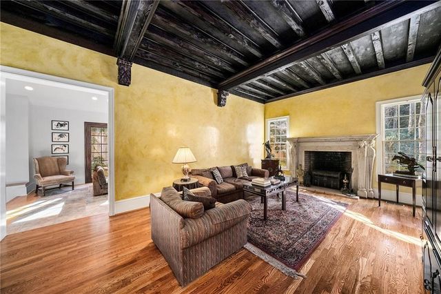 2740 Northside NW Drive N, Atlanta, GA 30305