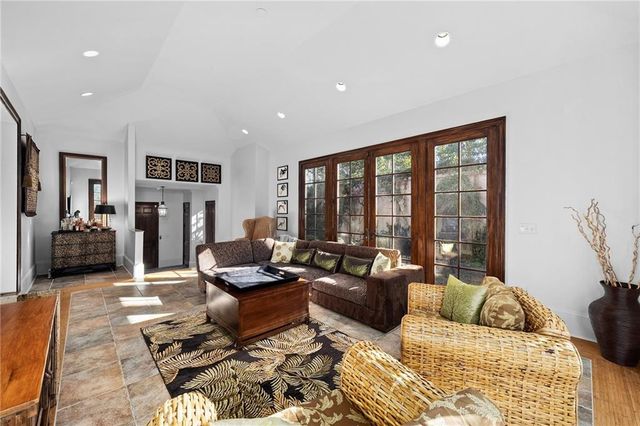 2740 Northside NW Drive N, Atlanta, GA 30305