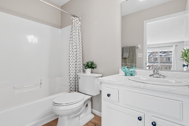 1579 County Road D E C, Maplewood, MN 55109