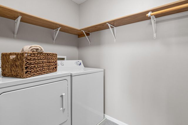 1579 County Road D E C, Maplewood, MN 55109