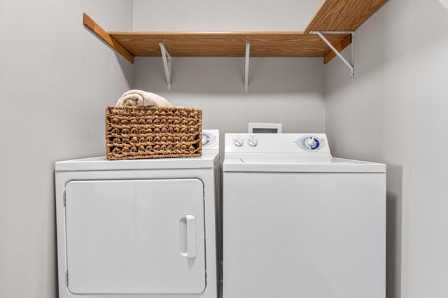 1579 County Road D E C, Maplewood, MN 55109