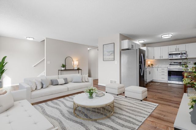 1579 County Road D E C, Maplewood, MN 55109