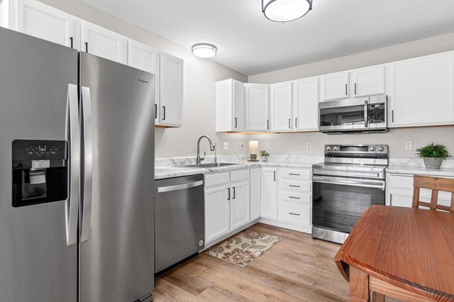 1579 County Road D E C, Maplewood, MN 55109