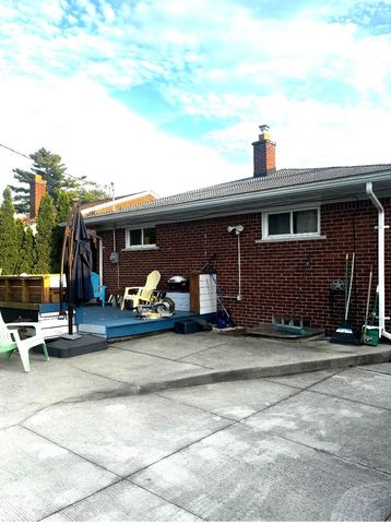 254 Park Drive, Clawson, MI 48017