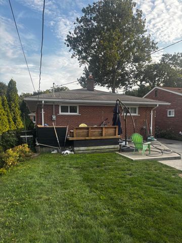 254 Park Drive, Clawson, MI 48017