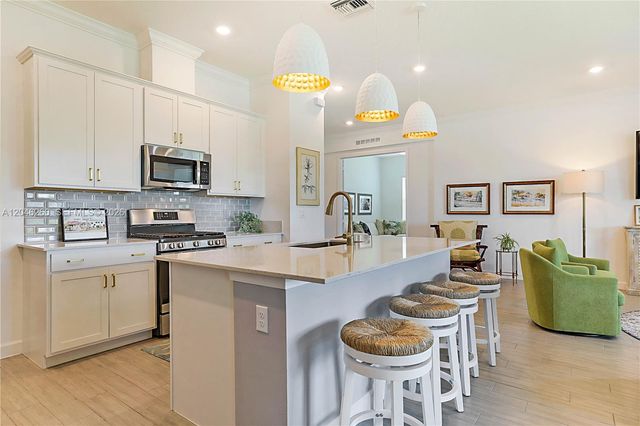 1000 SE Crosswood Way, Port St. Lucie, Port St Lucie, FL 34984
