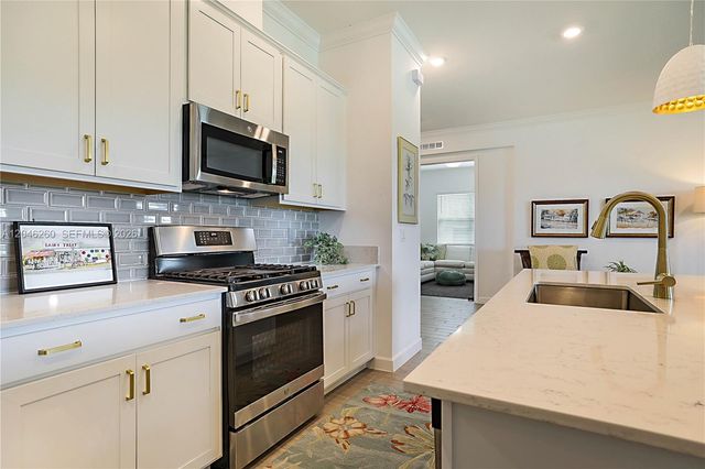1000 SE Crosswood Way, Port St. Lucie, Port St Lucie, FL 34984