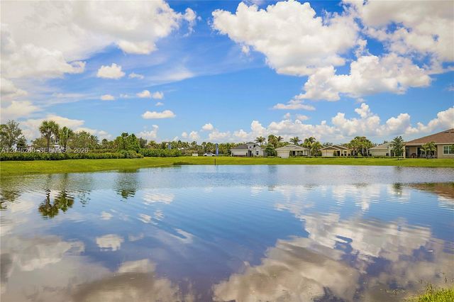 1000 SE Crosswood Way, Port St. Lucie, Port St Lucie, FL 34984