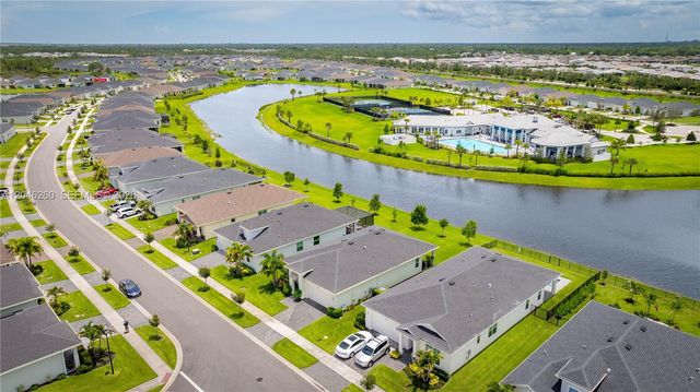 1000 SE Crosswood Way, Port St. Lucie, Port St Lucie, FL 34984
