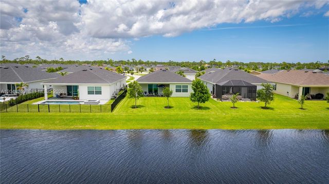 1000 SE Crosswood Way, Port St. Lucie, Port St Lucie, FL 34984