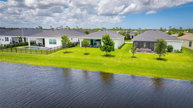 1000 SE Crosswood Way, Port St. Lucie, Port St Lucie, FL 34984