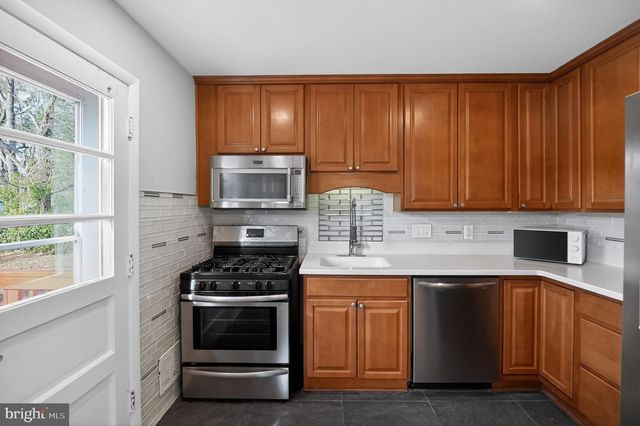 8012 FRYE RD, Alexandria, VA 22309