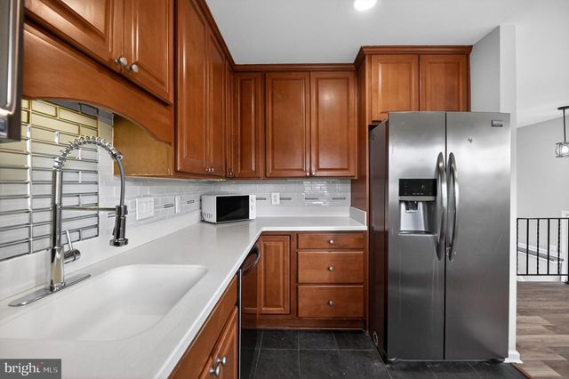 8012 FRYE RD, Alexandria, VA 22309