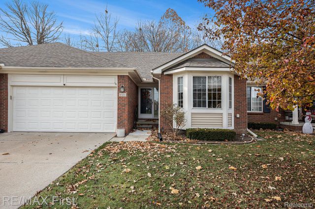 47231 Admirals Cove Lane, New Baltimore, MI 48051