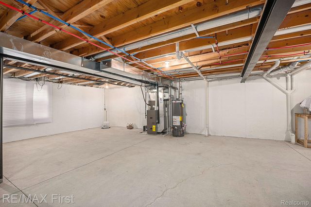 47231 Admirals Cove Lane, New Baltimore, MI 48051