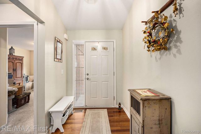 47231 Admirals Cove Lane, New Baltimore, MI 48051