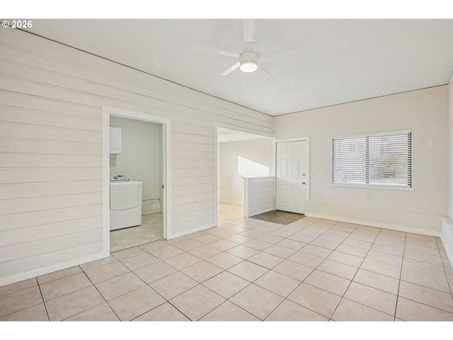 9984 Se AMHERST St, Clackamas, OR 97015