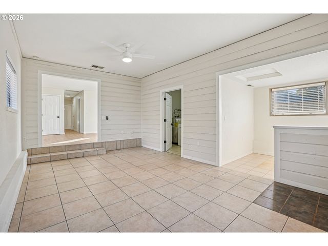 9984 Se AMHERST St, Clackamas, OR 97015