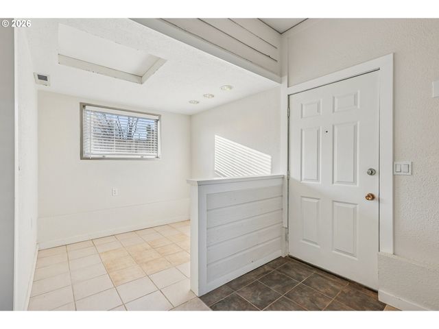 9984 Se AMHERST St, Clackamas, OR 97015