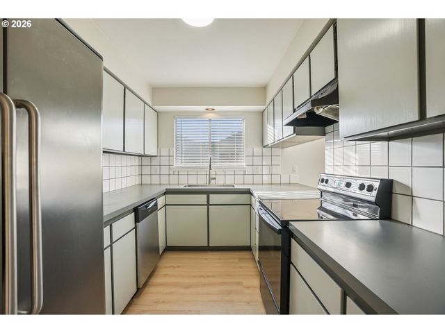 9984 Se AMHERST St, Clackamas, OR 97015