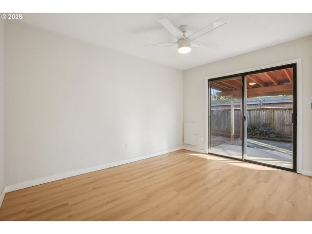 9984 Se AMHERST St, Clackamas, OR 97015