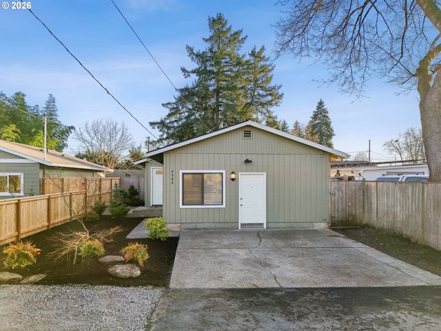 9984 Se AMHERST St, Clackamas, OR 97015