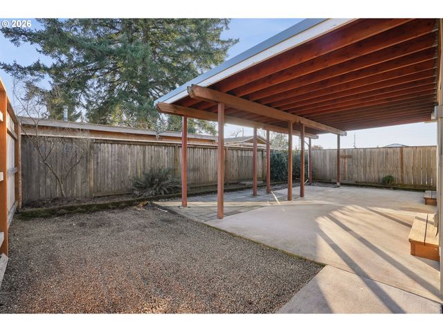 9984 Se AMHERST St, Clackamas, OR 97015