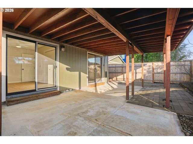 9984 Se AMHERST St, Clackamas, OR 97015