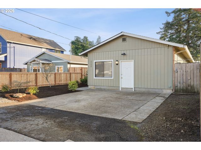 9984 Se AMHERST St, Clackamas, OR 97015