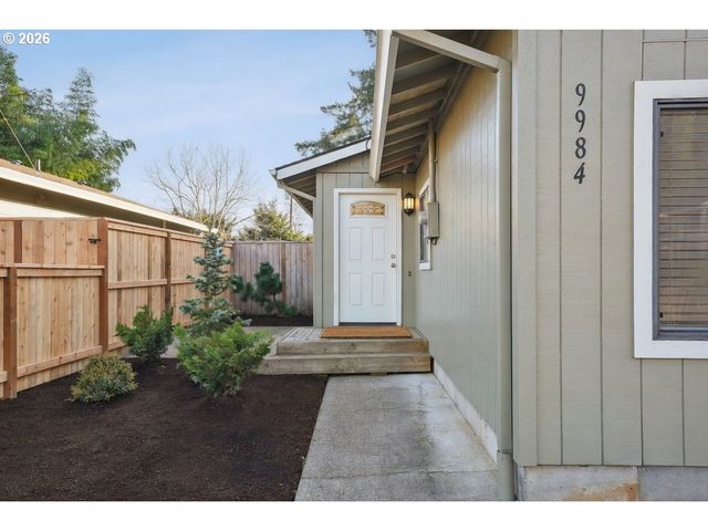 9984 Se AMHERST St, Clackamas, OR 97015