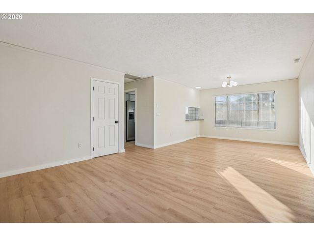 9984 Se AMHERST St, Clackamas, OR 97015