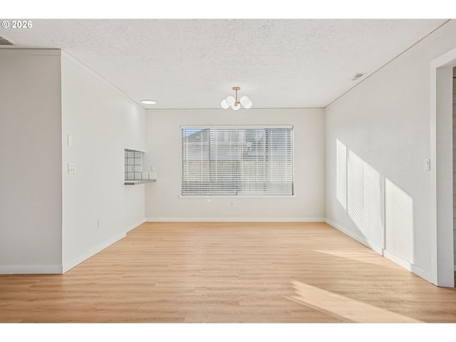 9984 Se AMHERST St, Clackamas, OR 97015