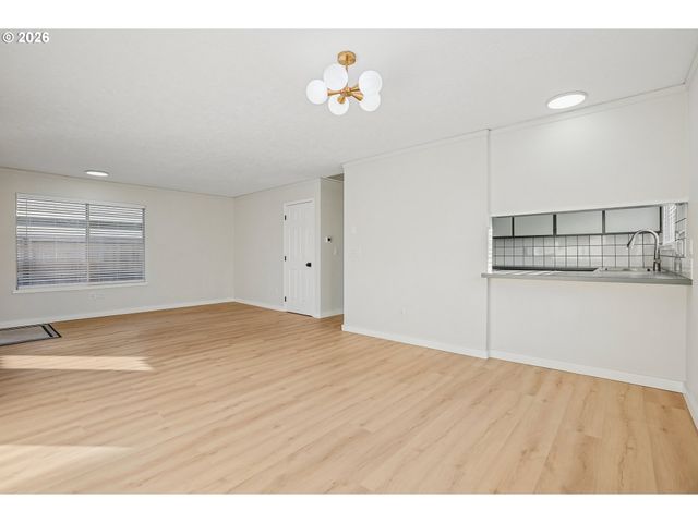 9984 Se AMHERST St, Clackamas, OR 97015