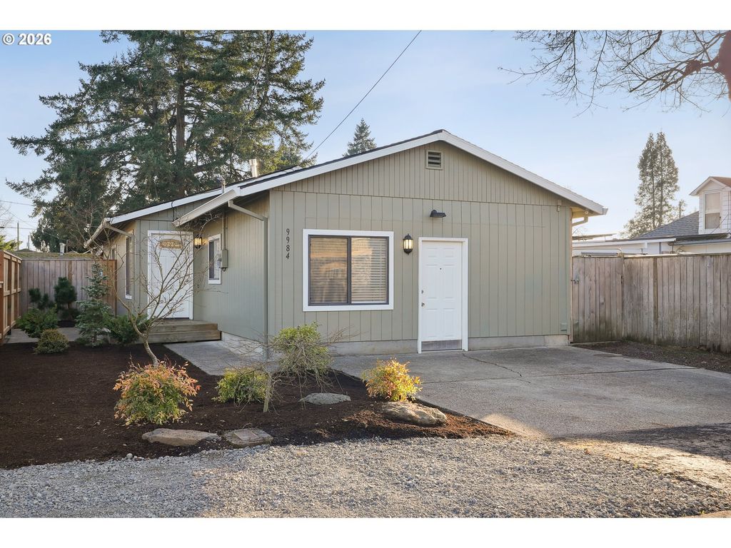 9984 Se AMHERST St, Clackamas, OR 97015