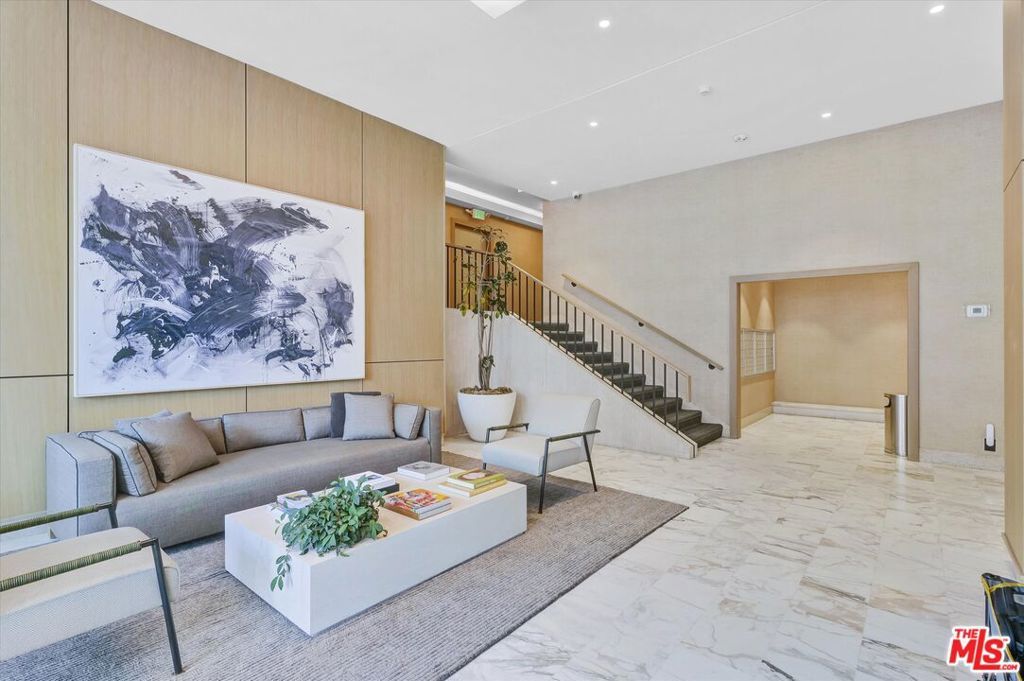 Image 23 of property listing at 999 N Doheny Drive 312, Los Angeles, CA 90069