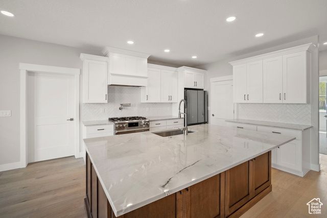 2275 E MEADOWLARK LN, North Logan, UT 84341